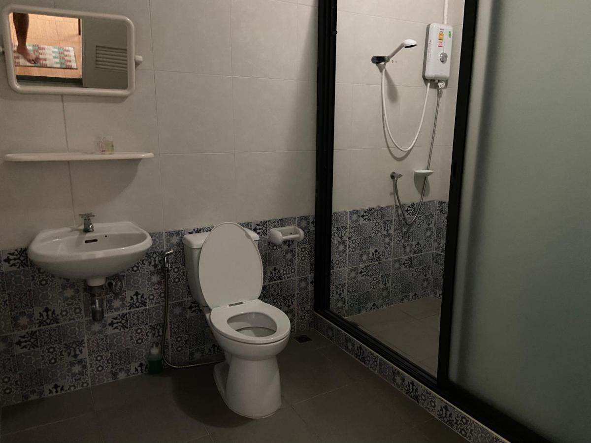 Express Urt Apartment Surat Thani Exterior photo